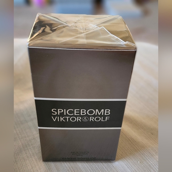 NIB-Spicebomb Viktor & Rolf E.D.T-90ML/3.04FL OZ - Picture 7 of 8
